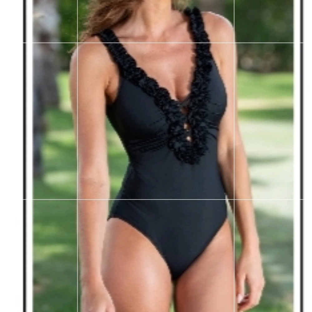 La Blanca Island Goddess Ruffle V-Plunge One Piece In Black Size 10
